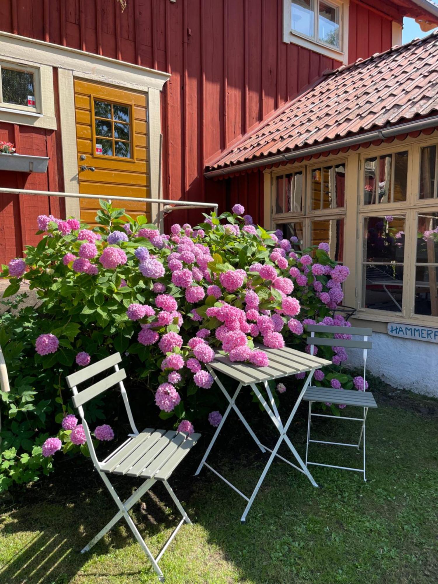 Kyrkstallet 1 Historiskt Med Baesta Laege Graenna Exterior foto